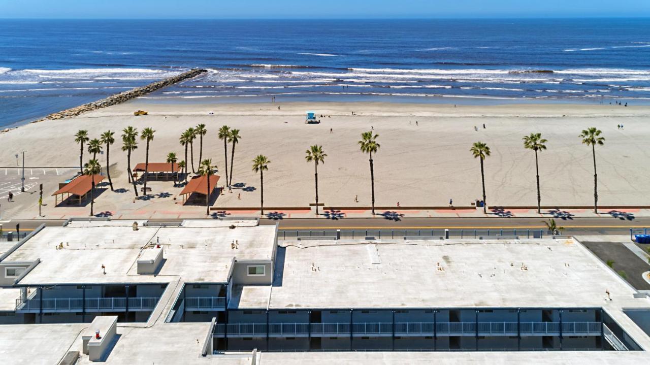 313B Steps From The Sand At Harbor Beach - Free Wifi Oceanside Buitenkant foto